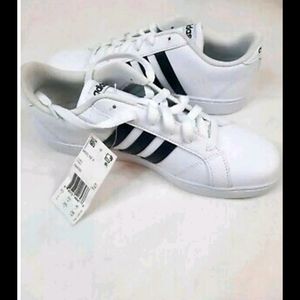 New Adidas Youth Baseline K sneakers